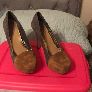 Jessica Simpson heels